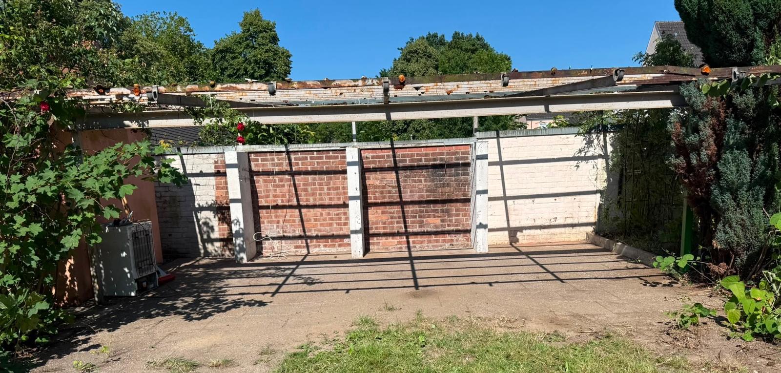 Nachher: Geräumter Unterstand